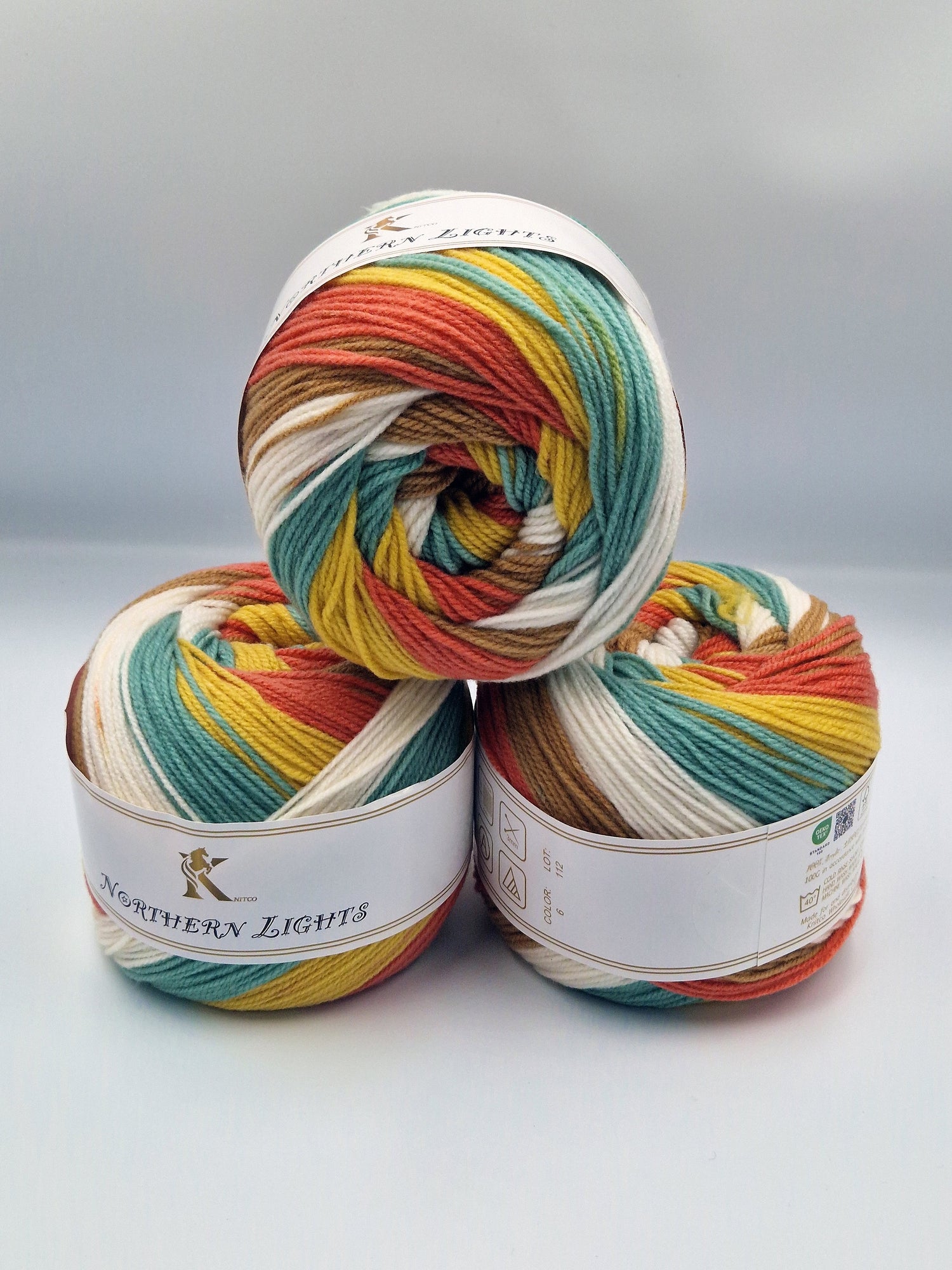 Northern Lights Cakes - £20.96, pack quantity 8 Cakes, £2.62 per ball, 12 Colours
