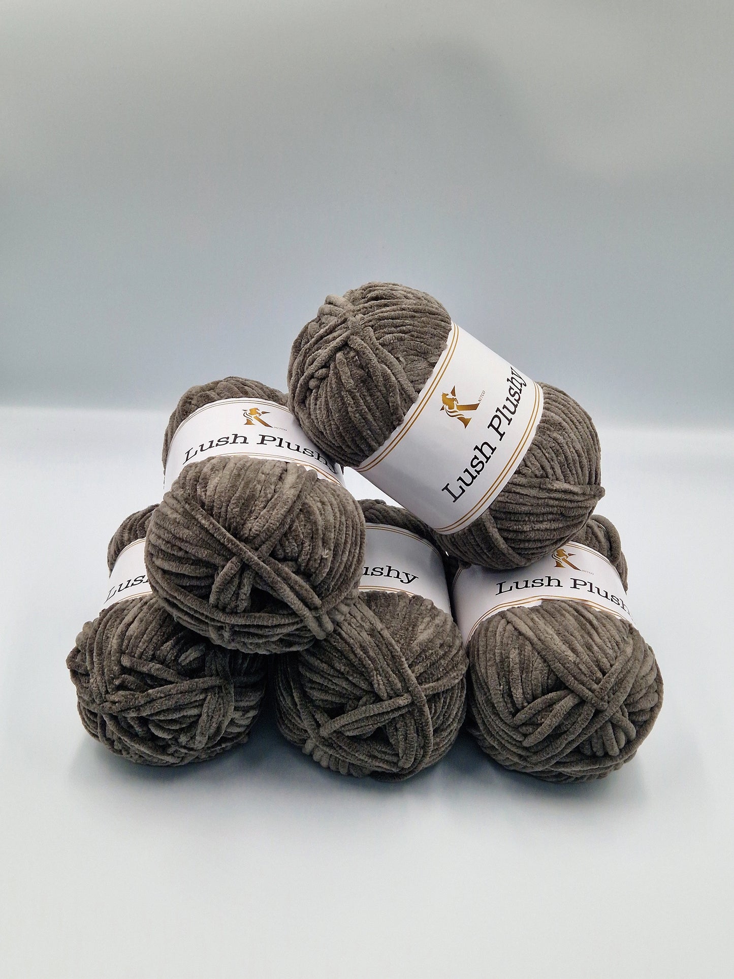 Lush Plushy Chenille yarn lushy 18